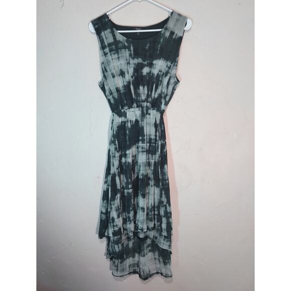 Simply Vera Subtle Green Digital Print Flowy Dress - Picture 1 of 5